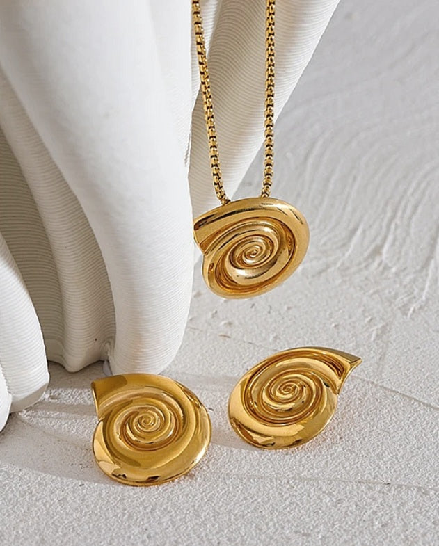 Snail Shell Earrings - Gold