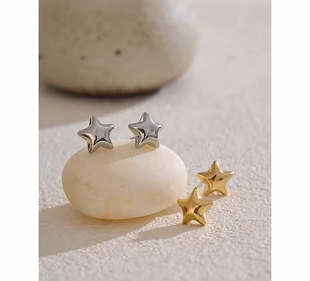 Star Studs - Gold