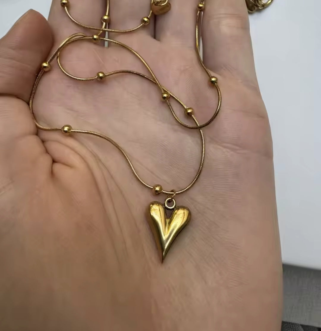 Halle Heart Necklace - Gold