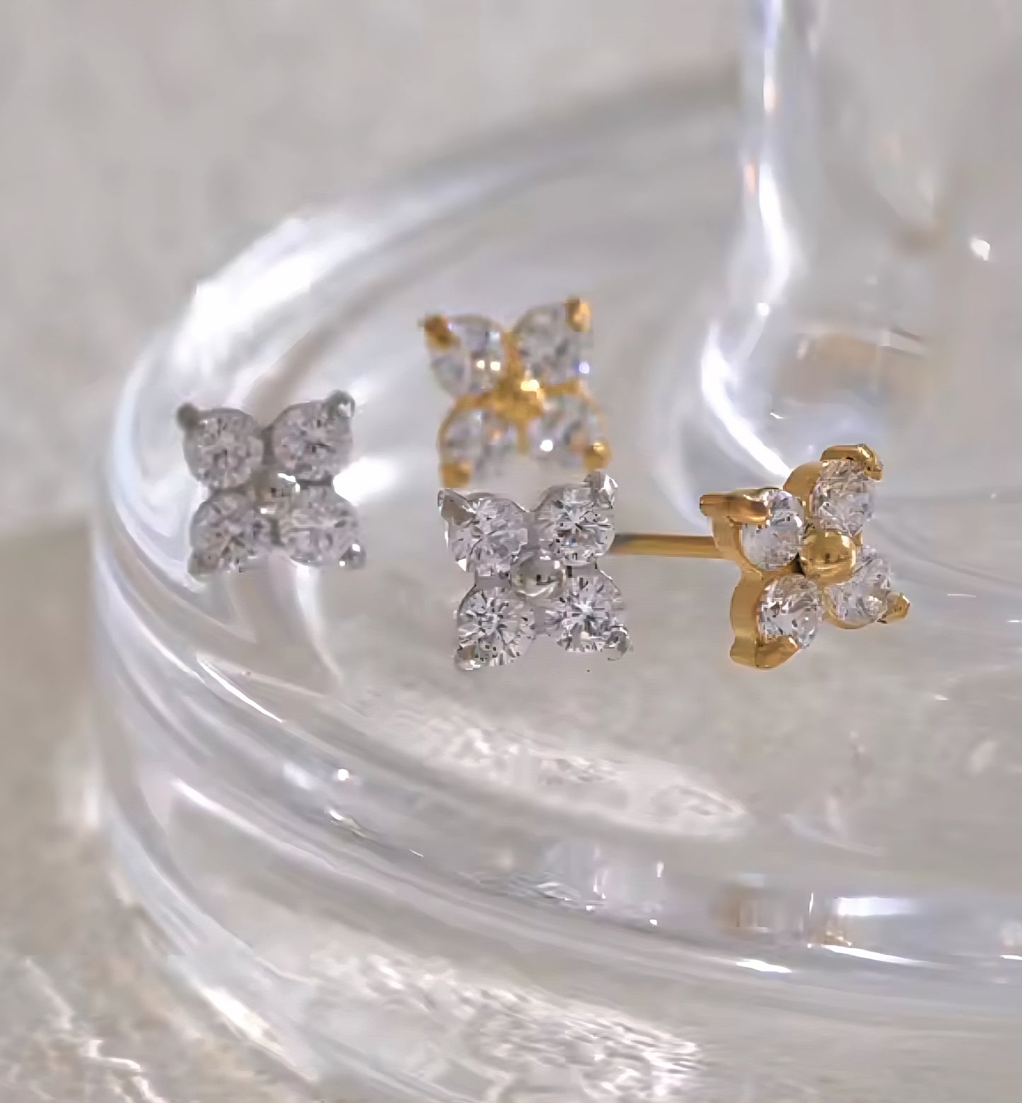 Freya Stud Earrings - SILVER