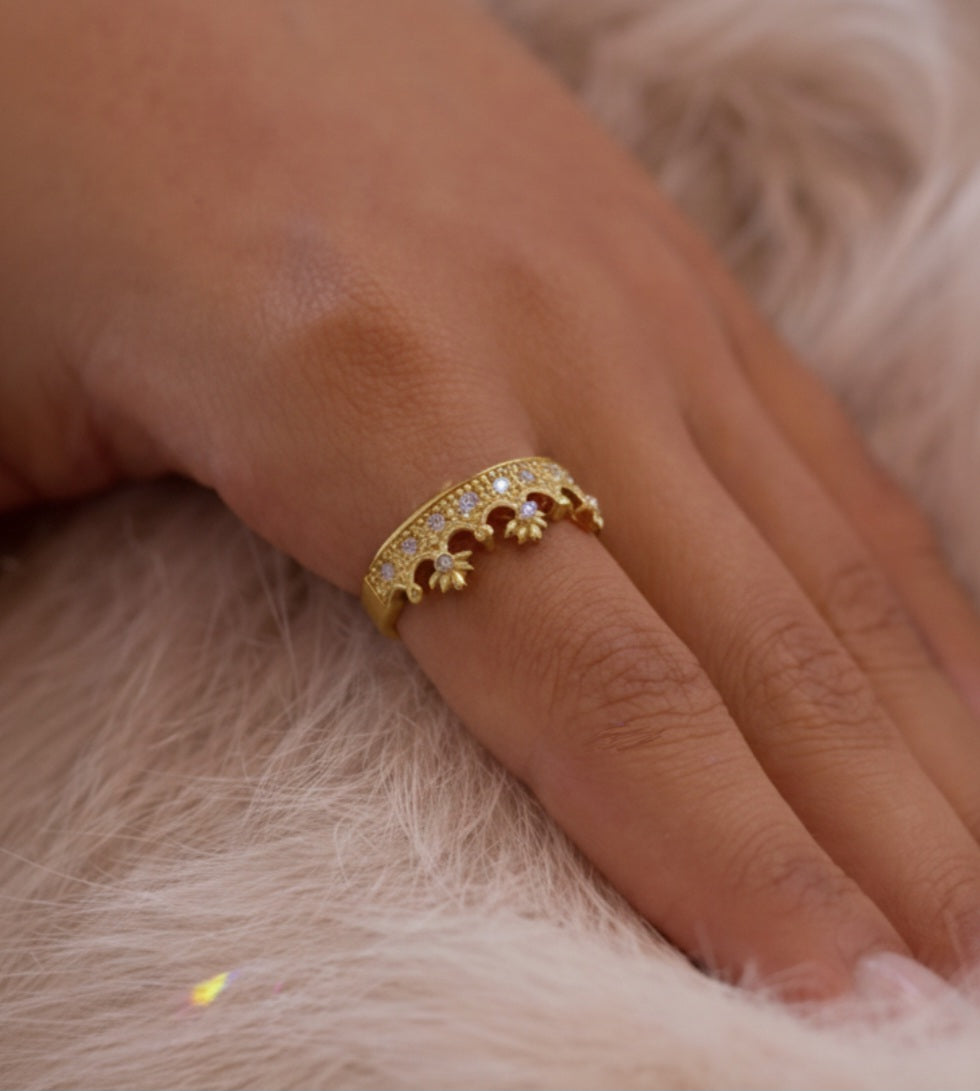 Queendom Ring - Gold