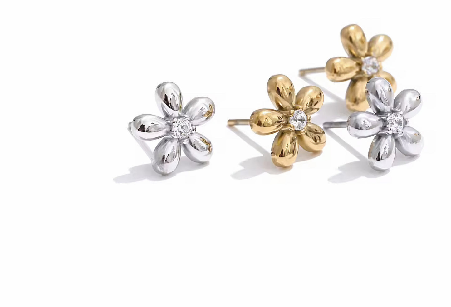 Ch3rm Flower Stud Earrings - GOLD/SILVER