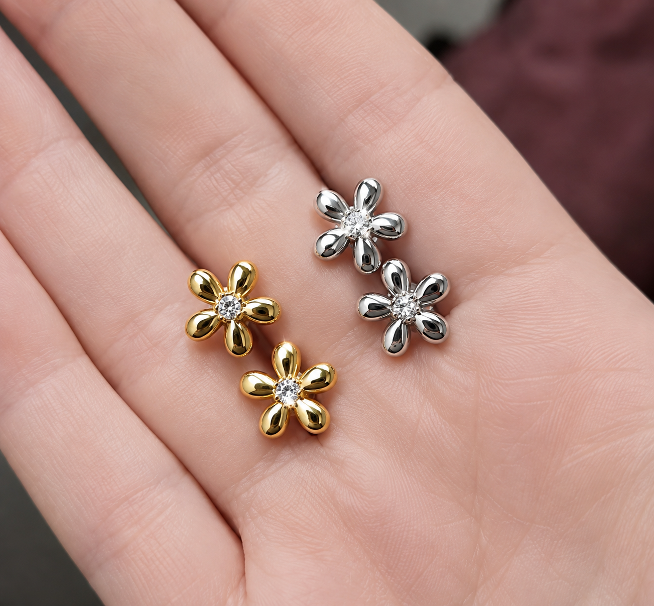 Ch3rm Flower Stud Earrings - GOLD/SILVER